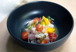 Ceviche de robalo con jengibre y habanero