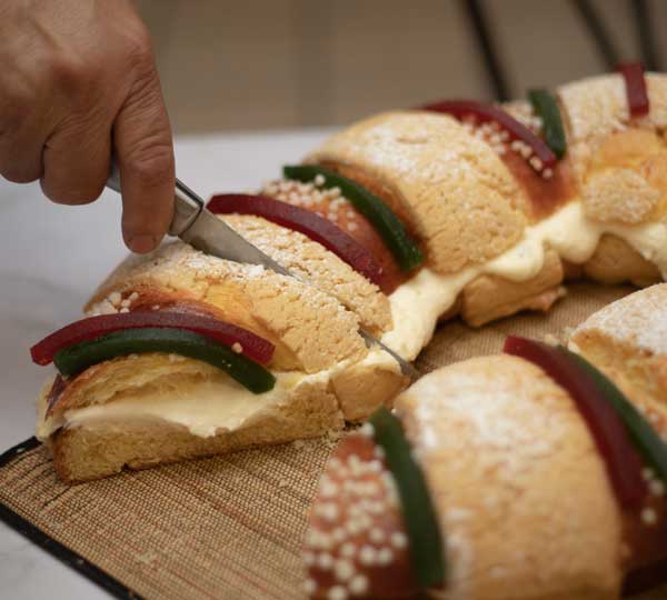 Rosca de reyes rellena
