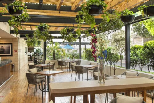 La Mansión abre sus puertas e invita a sus terrazas abiertas