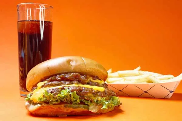JJ Burgers invita a celebrar el Día de la Hamburguesa 2021