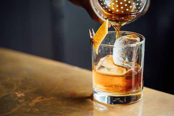 ¿Cómo distinguir un whisky blended de un single malt?