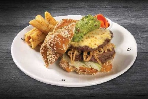 Pan de muerto y hamburguesa Catrina, los clásicos de temporada en Toks