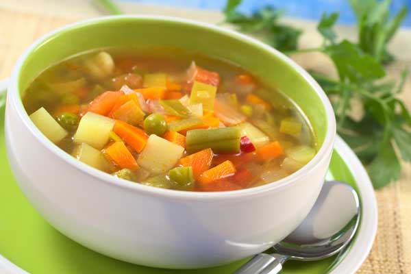 Prepara un caldo de verduras para calentarte en esta temporada de frío
