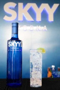Skyy Vodka y soda