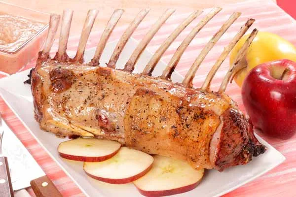 Para la cena, ¿qué tal un costillar en salsa de manzana?