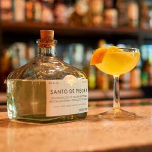 Mezcal artesanal en cocteles