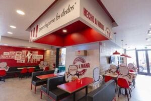 KFC abre sucursal en Satélite con formato “Free Standing” 3 Coronel Sanders KFC