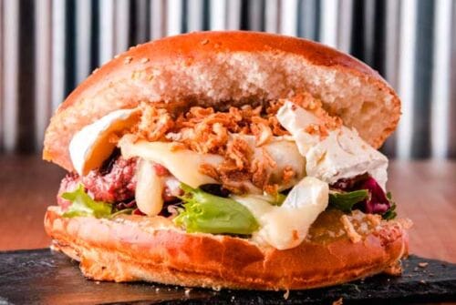 La hamburguesa, recetas, mitos y sabor