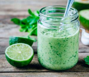 3 recetas de aderezos nutritivos para disfrutar en verano 3 Aderezo limón y cilantro