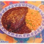 Pollo con mole poblano