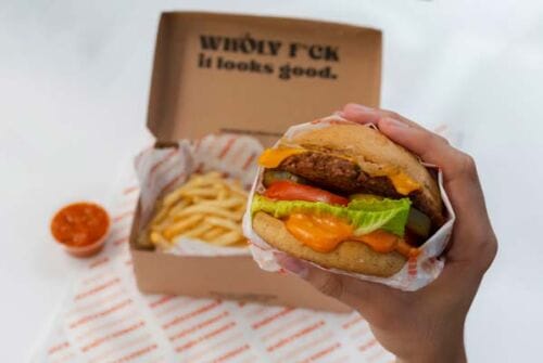 Wholy Burger, la hamburguesería plant-based creada por Better Balance y Mora Mora