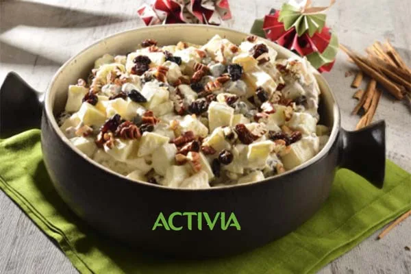 Ensalada de manzana con yoghurt, una receta fácil para tu cena de navidad