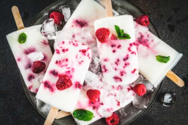 ¿Cómo hacer paletas heladas de yoghurt para refrescarse en esta primavera?