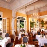 Les Moustaches interior