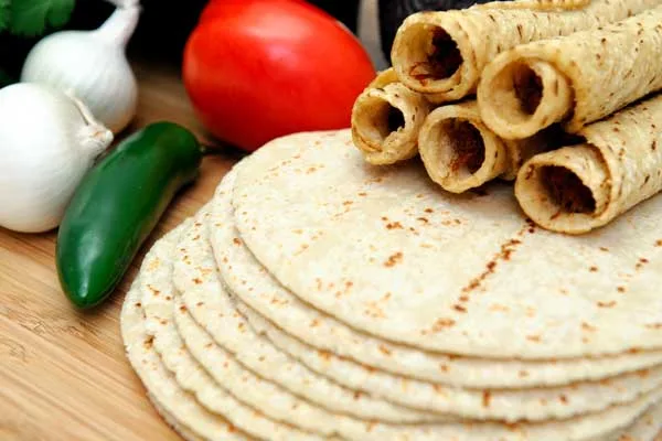 Tortilla de maíz o de harina: ¿Cuál es más saludable para tus tacos?