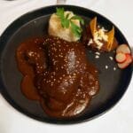 Bistro Jasper, una mezcla de cocina mexicana y francesa en un lugar especial 3 Pollo con Mole de Oaxaca