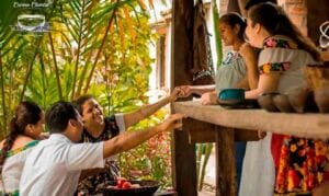 Nelly Córdova, talentosa cocinera chontal, es reconocida con el premio al Mérito Restaurantero 2023 2 cocineras Cocina Chontal Tabasco