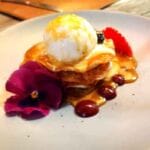 Buñuelo sonorense con Helado de Vainilla