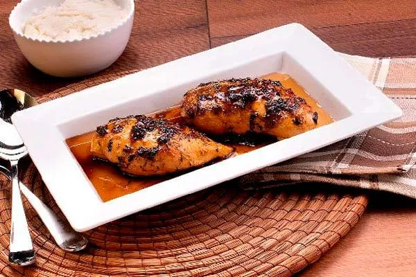 5 platillos con pollo y huevo para incluir en tu cena navideña