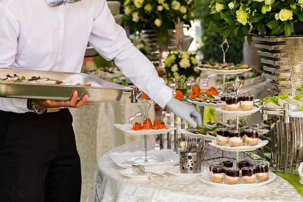 Impulsando la innovación y la excelencia en la industria de la hospitalidad