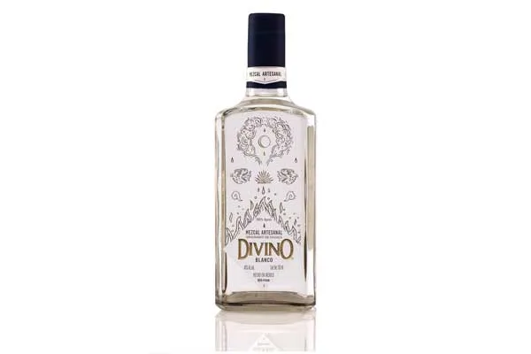 Trivia: En San Valentín celebra el amor con Mezcal Divino Blanco