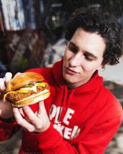 dark kitchen Qué Chicken