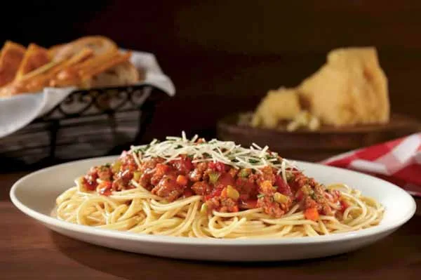 Con gastronomía italiana celebra el Día de la Madre en Italianni’s