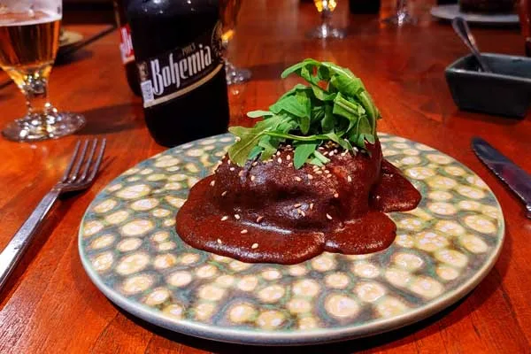 Mesas Más Bohemias, una cena inolvidable con Bohemia y la chef Lula Martín del Campo