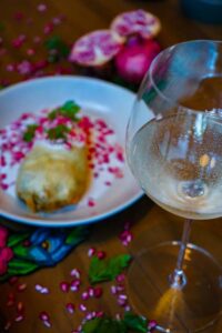 chile en nogada maridado con vino rosado