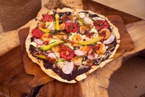 tlayuda con mariscos