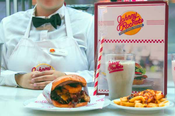 Johnny Rockets abre nueva sucursal en Parque Las Antenas: expansión y tradición americana 1 Johnny Rockets abre nueva sucursal en Parque Las Antenas: expansión y tradición americana