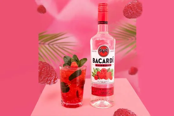 Febrero con sabor a frambuesa: Celebra el amor y la amistad con los cócteles perfectos de Bacardí Raspberry
