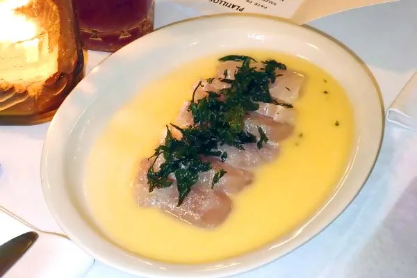 La Barra de al Lado, un rincón poderoso de conservas, vermut y buena compañía