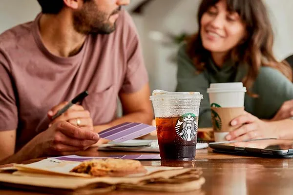 Pick-Up, la opción de Starbucks y Uber Eats para recoger pedidos sin comisión ni esperas