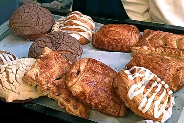 Bencomo celebra el arte del pan dulce con clase magistral del chef Erick Pedregal