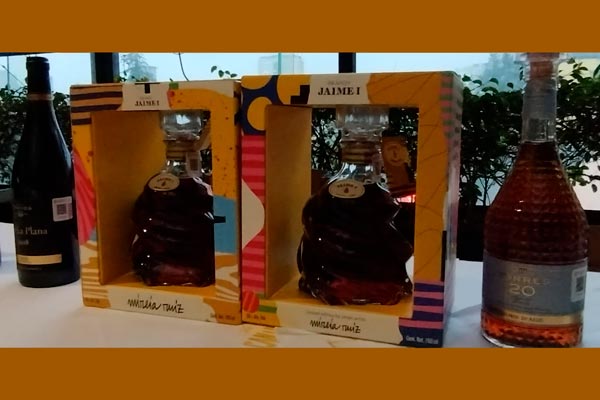 Torres Brandy Jaime I y Mireia Ruiz lanzan colorido packaging de edición limitada 1 Torres Brandy Jaime I y Mireia Ruiz lanzan colorido packaging de edición limitada