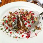 Chile en Nogada relleno de chamorro y costilla