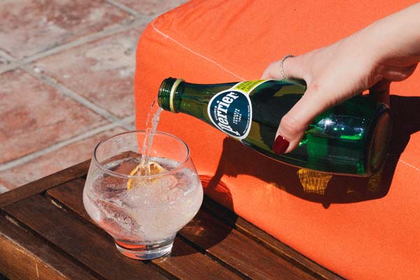 Sueros con Perrier, la combinación perfecta para una hidratación a “la terrasse” 1 Sueros con Perrier, la combinación perfecta para una hidratación a “la terrasse”