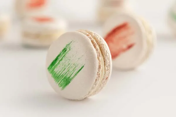 Maison Kayser y Diego Boneta lanzan Macarrón de Tequila para fiestas patrias