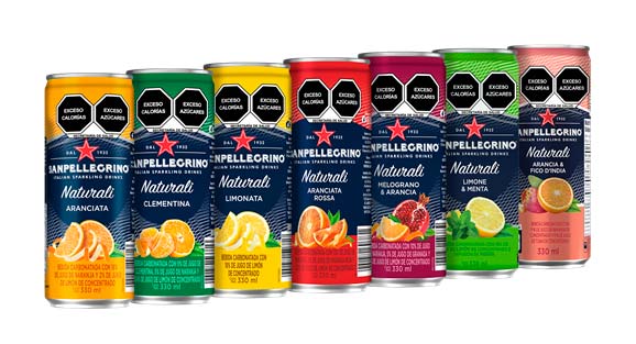 latas de SanPellegrino Naturali