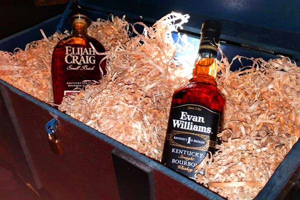 La Madrileña trae a México a Evan Williams y Elijah Craig: leyendas del bourbon de Kentucky 1 La Madrileña trae a México a Evan Williams y Elijah Craig: leyendas del bourbon de Kentucky