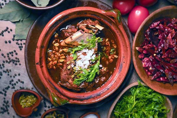 Mole de caderas: tradición ancestral de la Mixteca que une a Oaxaca y Puebla, llega a Custodia Restaurante 1 Mole de caderas: tradición ancestral de la Mixteca que une a Oaxaca y Puebla, llega a Custodia Restaurante