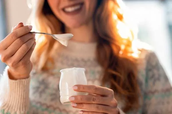 Yoghurt griego: el aliado perfecto para un desayuno práctico, nutritivo y lleno de energía