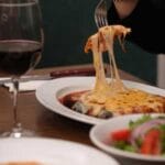 Macelleria, el punto de encuentro para celebrar fin de año alrededor de la mesa 6 Milanese Parmigiana