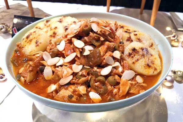 Llegó el menú Navideño Toks 2025 con una cena especial llena de sabor, tradición y espíritu festivo