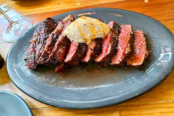 Parrilla Paraíso despide el año con un menú especial que celebra el fuego y la convivencia