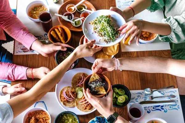 5 formas de cuidar tu salud gástrica en las fiestas de fin de año