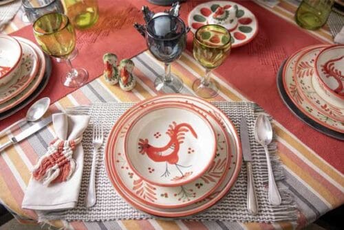 Huakal lanza su nueva vajilla navideña: elegancia artesanal para la temporada