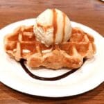 Waffles con Nieve y dulce de leche
