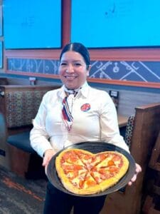 Boston’s Pizza presenta Boston’s Cares